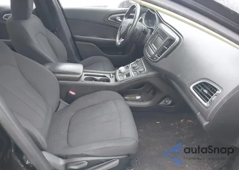 2016 Chrysler 200 Touring z USA, uszkodzony, nr VIN 1C3CCCFBXGN195427